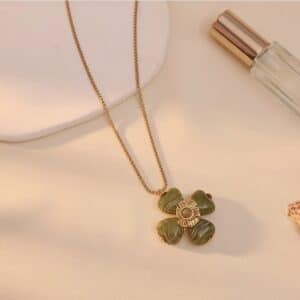 Collier TREFLE olive